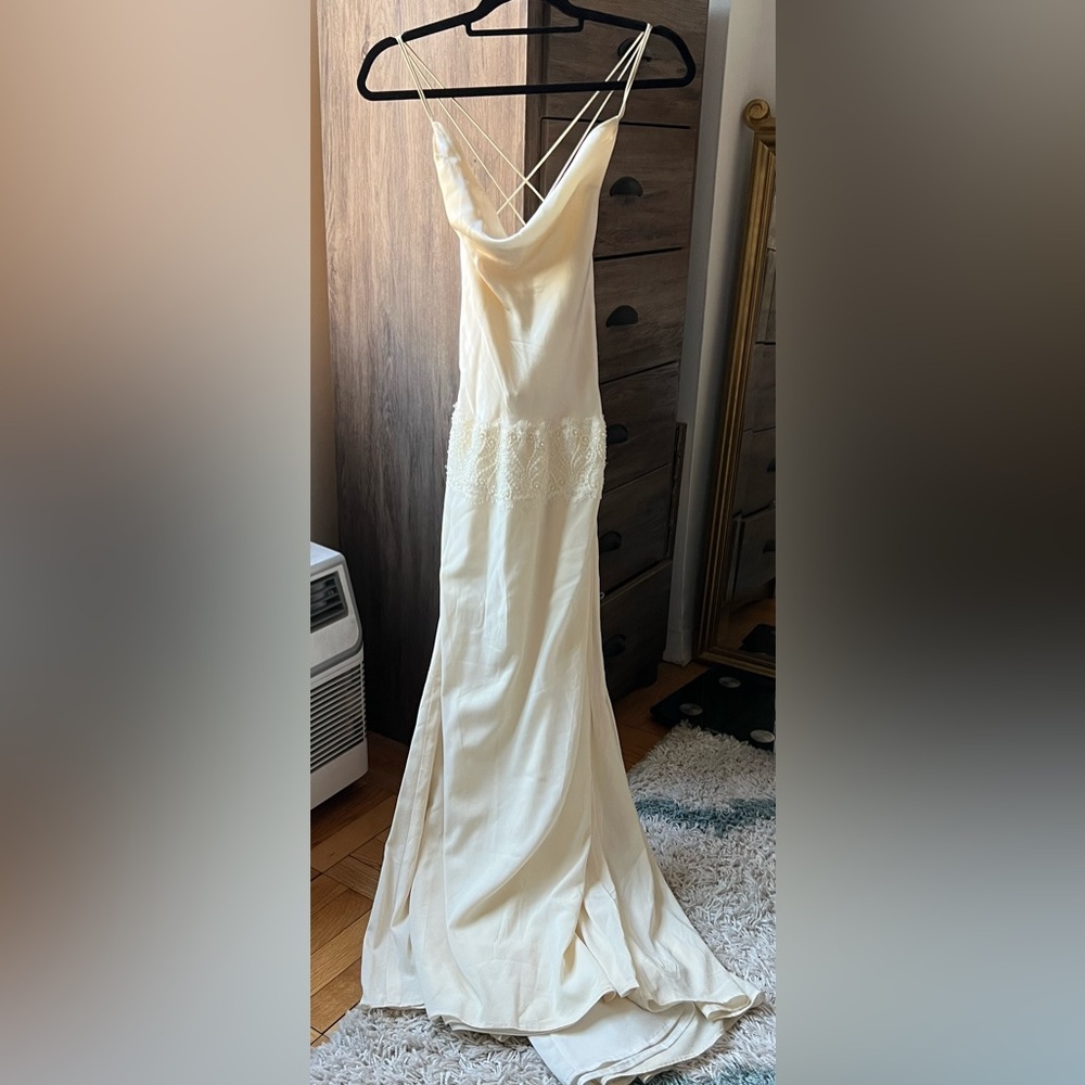 Nicole miller Elegant Cream Gown with Lace beaded Detail at waist